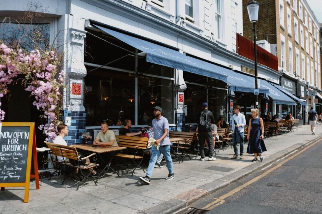 tables outside a bar on the street, what is local seo